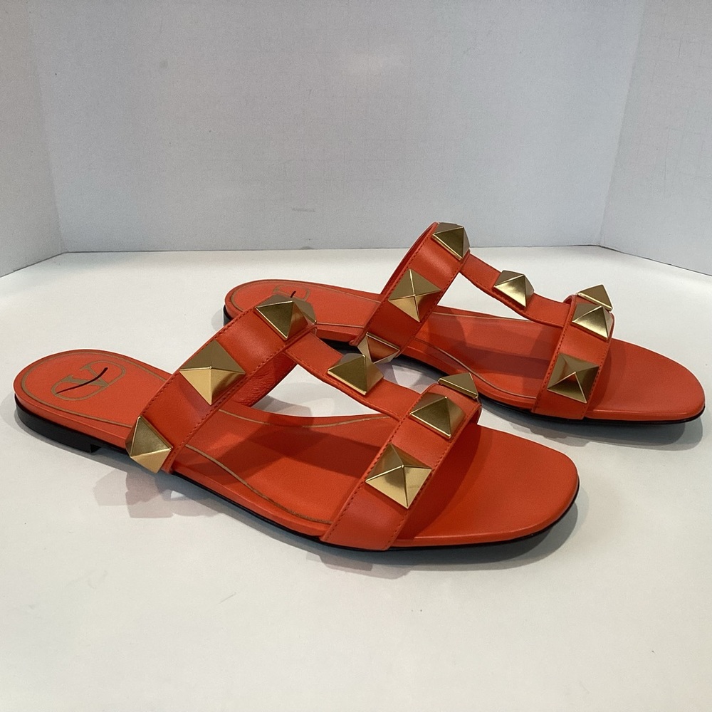 VALENTINO GARAVANI ORANGE ROCKSTUD SLIDE SANDALS - Picture 2 of 8